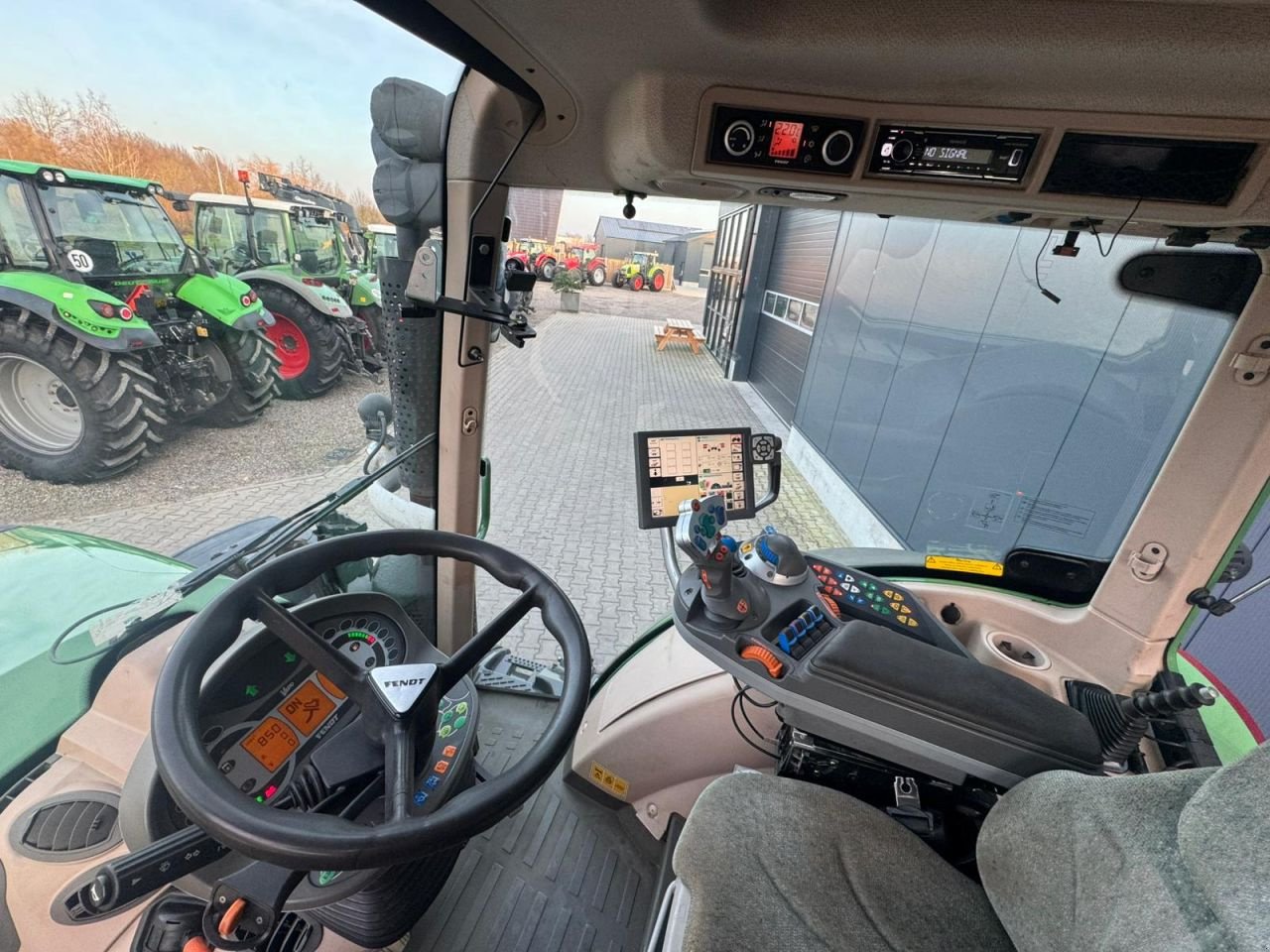 Traktor des Typs Fendt 516 Vario Profiplus, Gebrauchtmaschine in Daarle (Bild 10)
