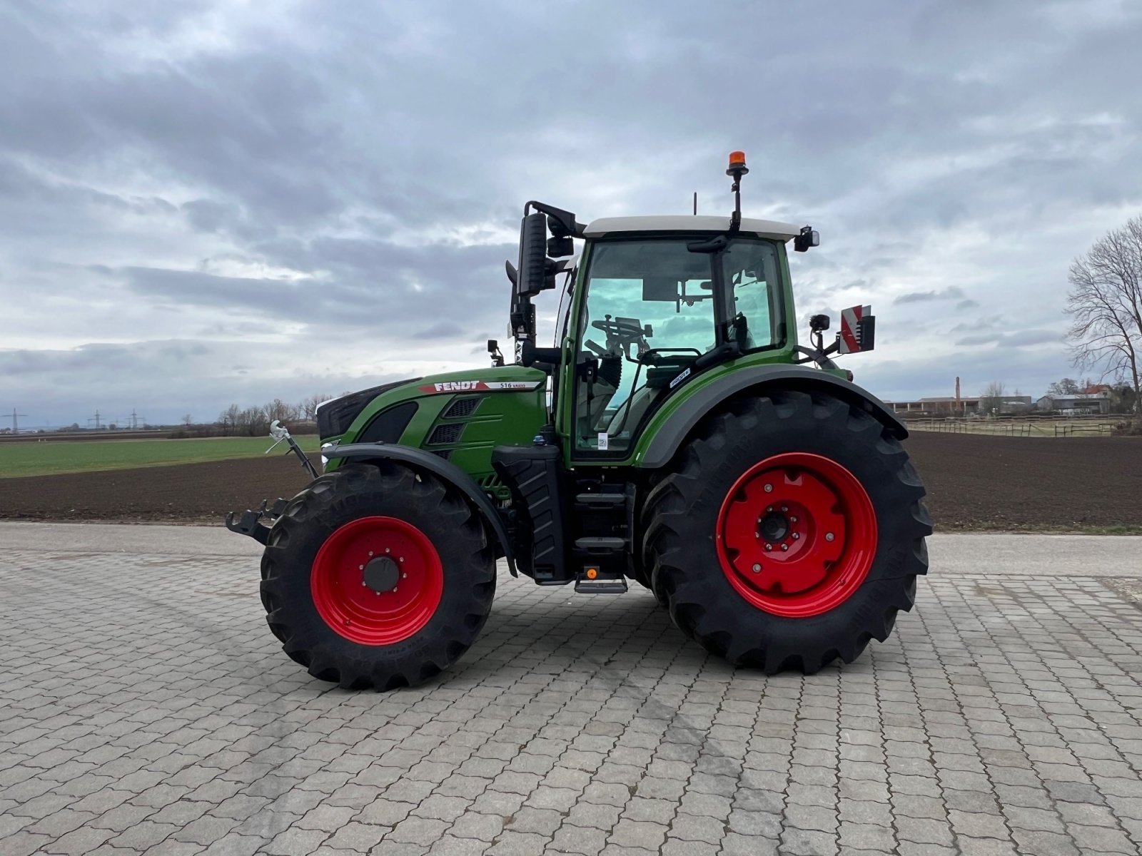 Traktor des Typs Fendt 516 Vario ProfiPlus, Gebrauchtmaschine in Reimlingen (Bild 1)