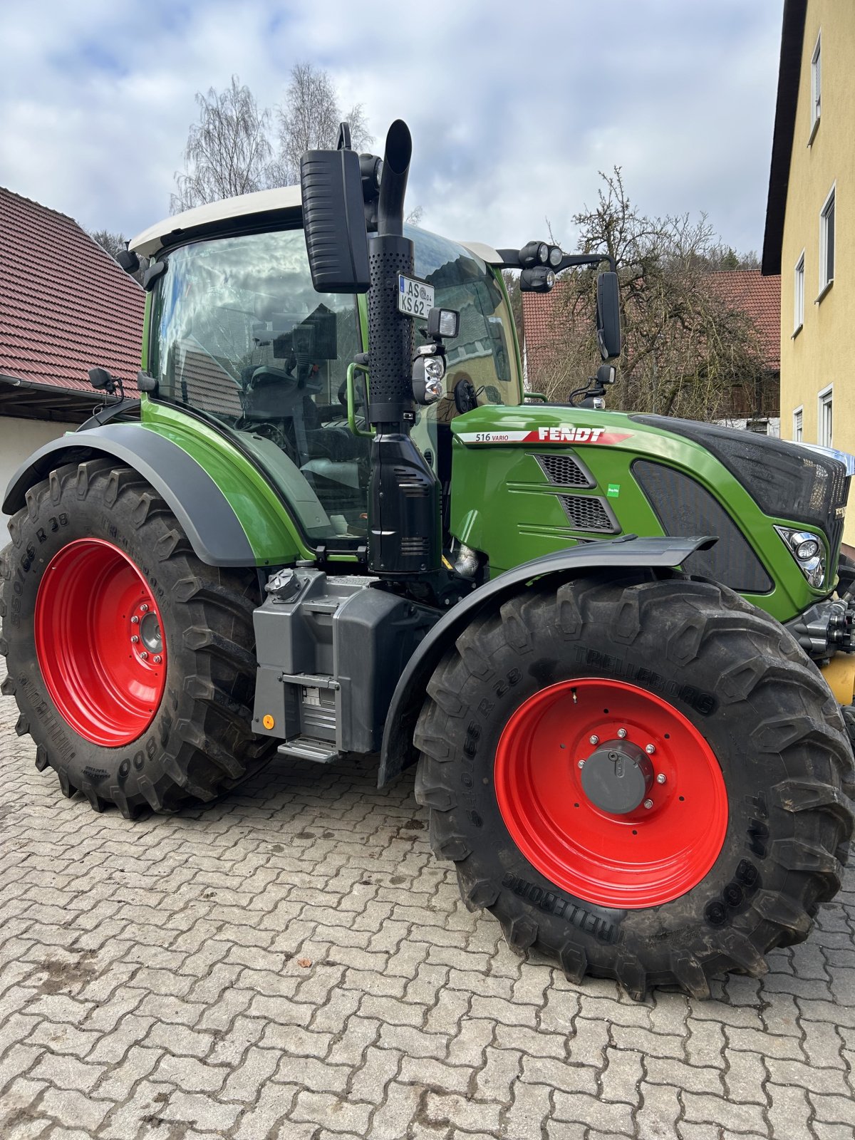 Traktor des Typs Fendt 516 Vario ProfiPlus, Gebrauchtmaschine in Illschwang (Bild 1)