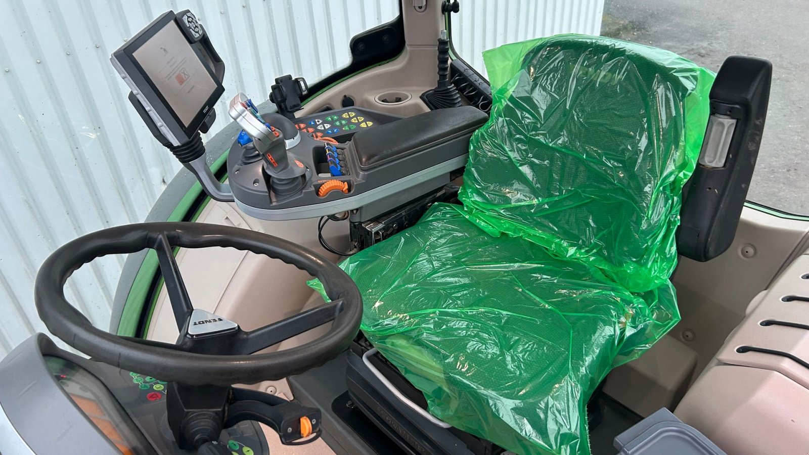 Traktor of the type Fendt 516 Vario S4 Profi Plus Med Fendt Frontlæsser 4X80, Gebrauchtmaschine in Rødekro (Picture 13)