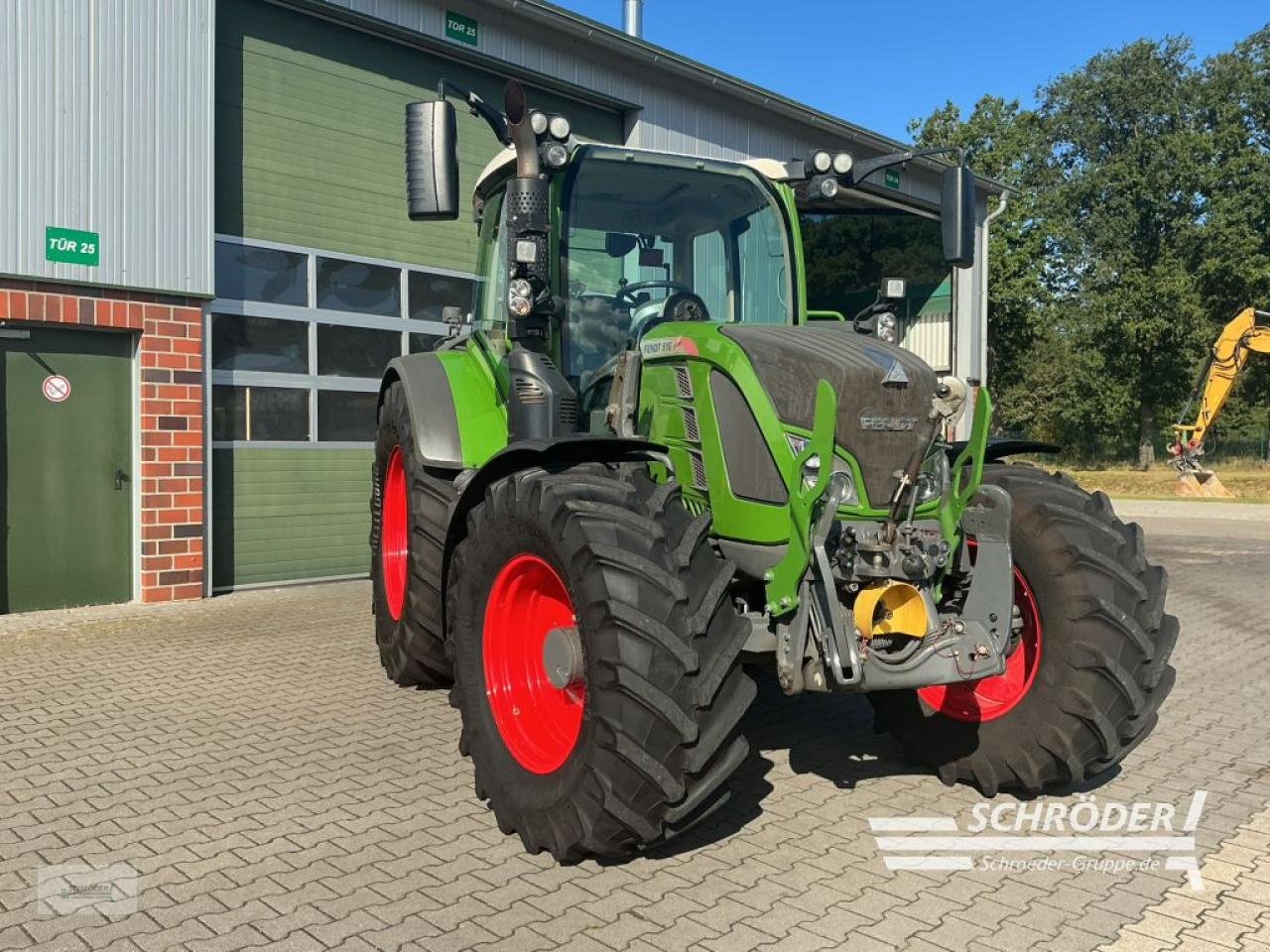 Traktor des Typs Fendt 516 VARIO S4 PROFI, Gebrauchtmaschine in Lastrup (Bild 1)