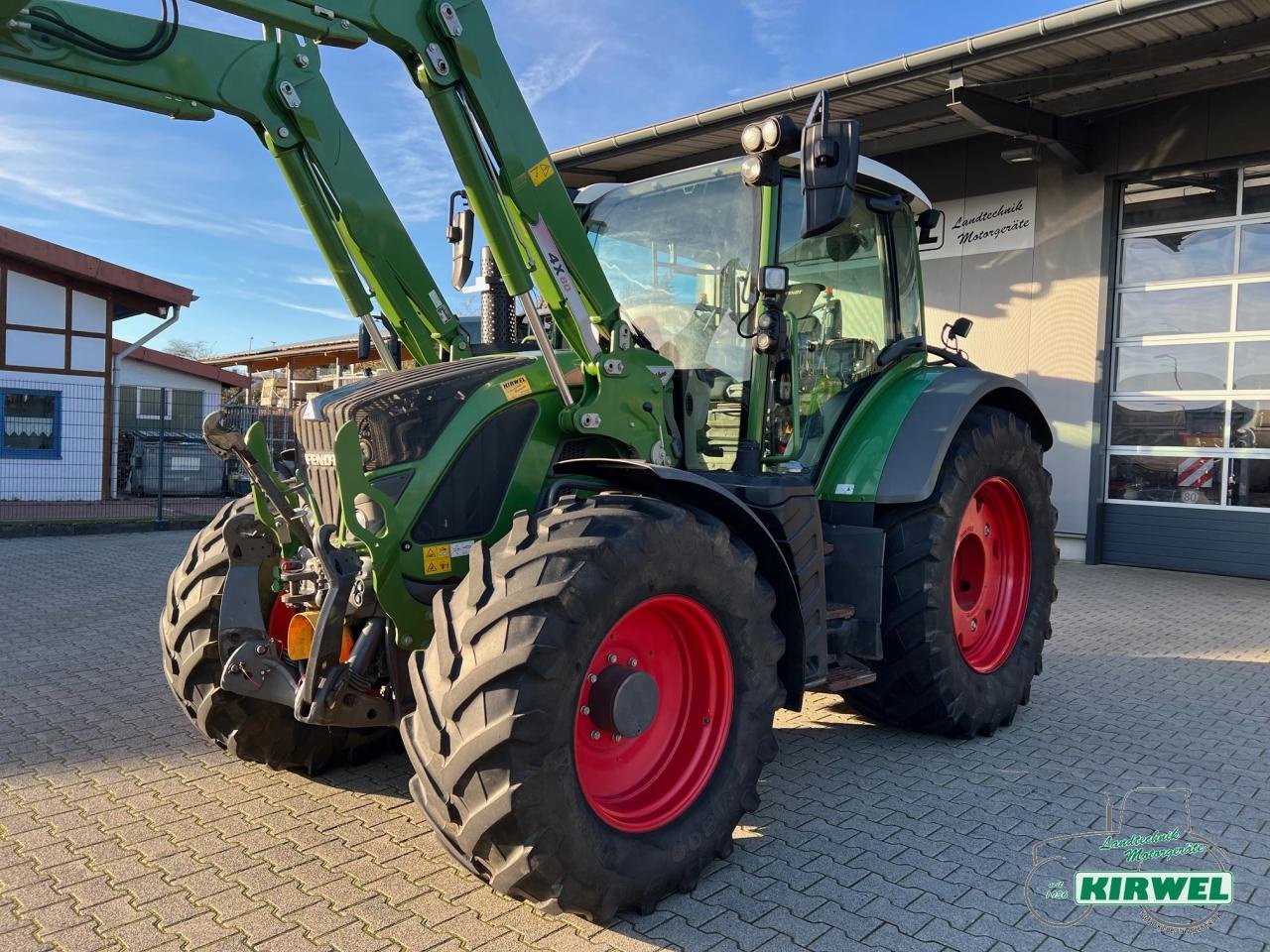 Traktor des Typs Fendt 516 Vario S4, Gebrauchtmaschine in Blankenheim (Bild 3)