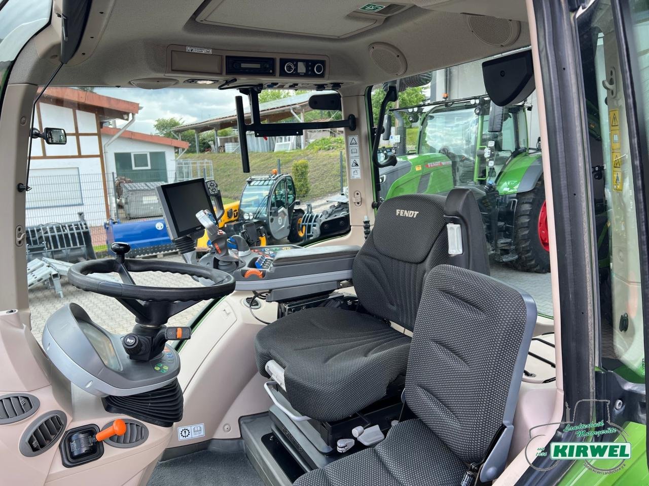 Traktor типа Fendt 516 Vario S4, Gebrauchtmaschine в Blankenheim (Фотография 9)