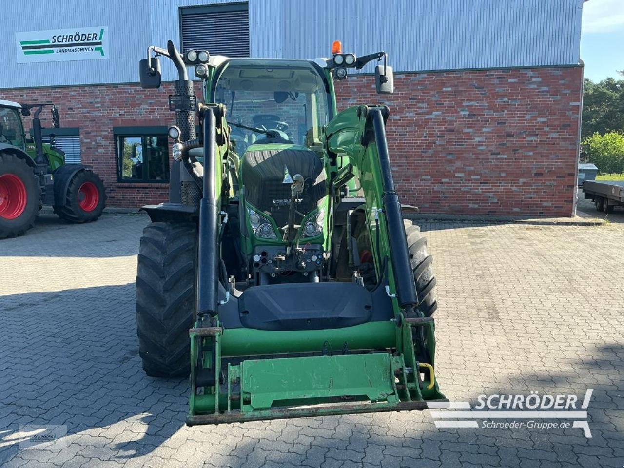 Traktor типа Fendt 516 VARIO SCR PROFI PLUS, Gebrauchtmaschine в Friedland (Фотография 2)