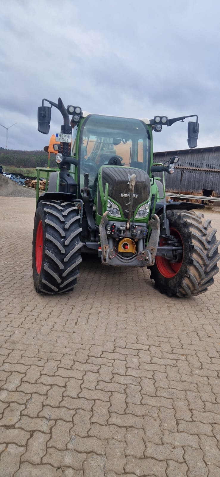 Traktor des Typs Fendt 516 Vario, Gebrauchtmaschine in Roden (Bild 1)