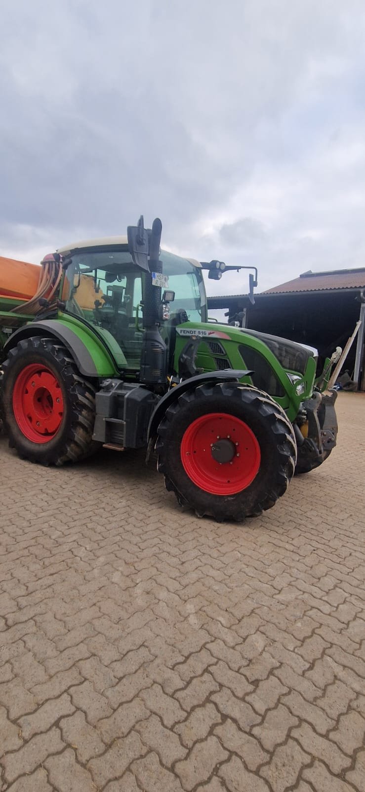 Traktor des Typs Fendt 516 Vario, Gebrauchtmaschine in Roden (Bild 6)