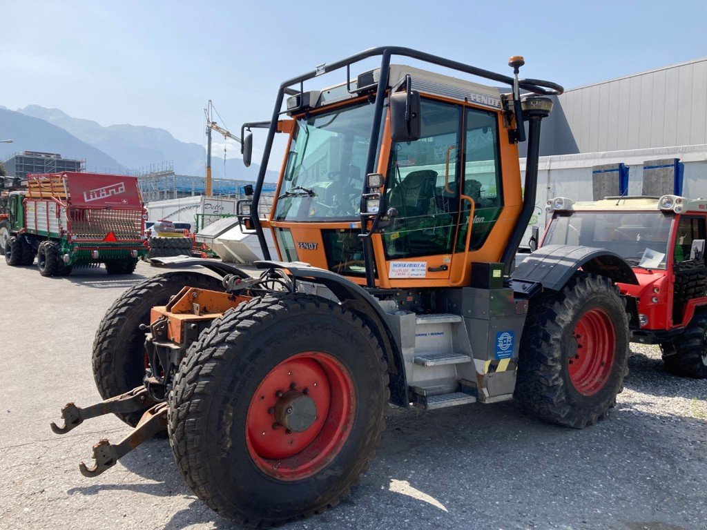 Traktor of the type Fendt 524, Gebrauchtmaschine in Landquart (Picture 1)