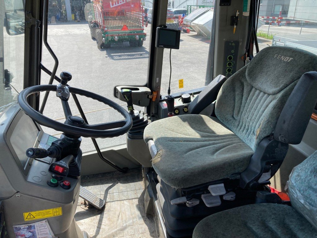 Traktor of the type Fendt 524, Gebrauchtmaschine in Landquart (Picture 7)