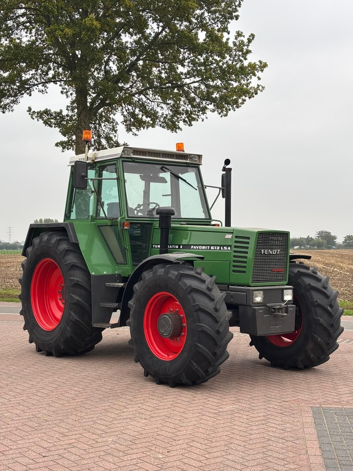 Traktor типа Fendt 612e, Gebrauchtmaschine в Wadenoijen (Фотография 2)