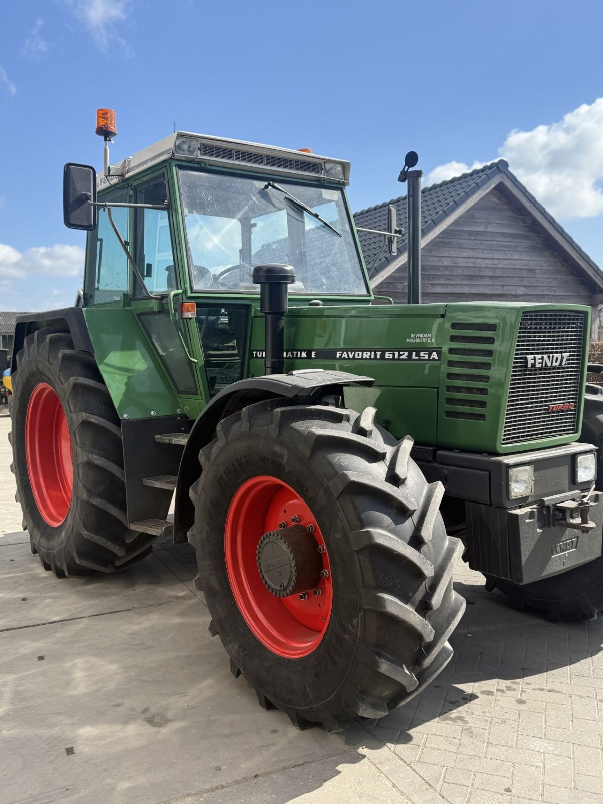 Traktor типа Fendt 612e, Gebrauchtmaschine в Wadenoijen (Фотография 2)