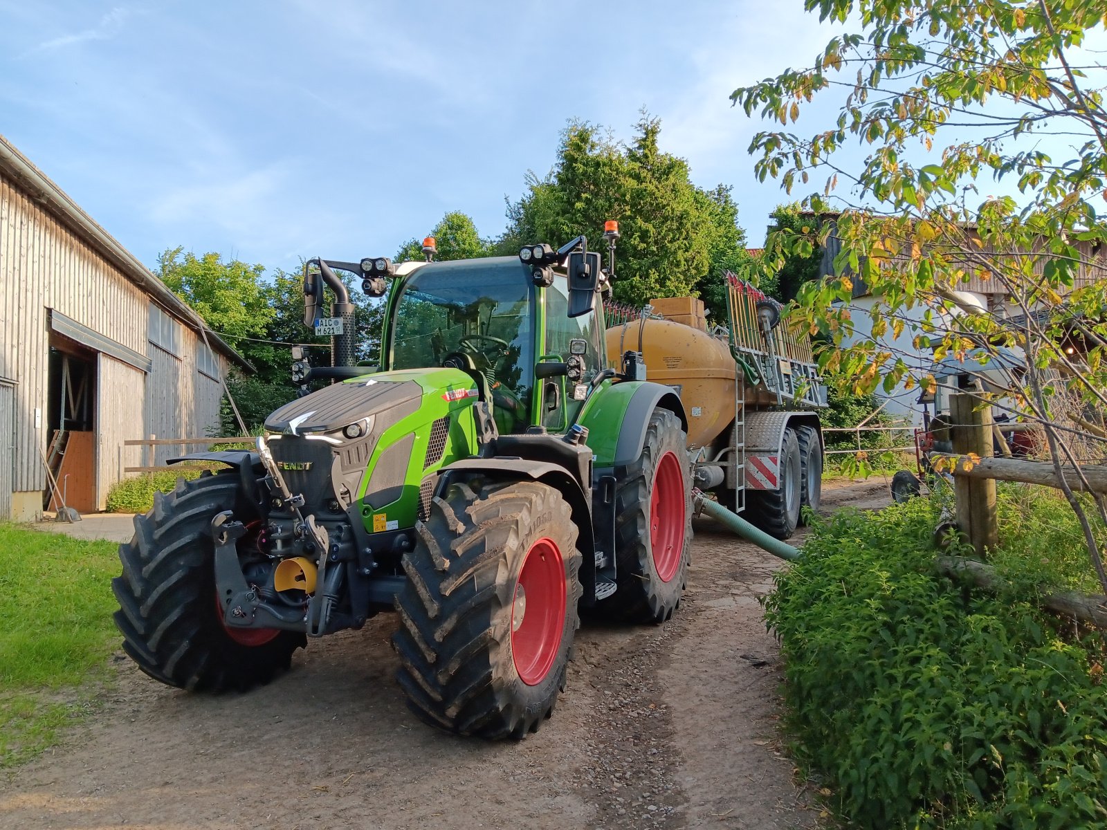 Traktor van het type Fendt 616 Vario PowerPlus, Gebrauchtmaschine in Hollenbach (Foto 2)