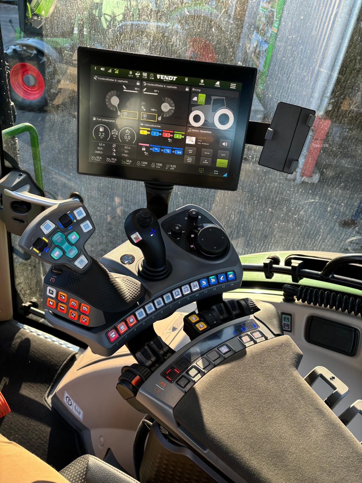 Traktor типа Fendt 616 Vario PowerPlus, Gebrauchtmaschine в Donaueschingen (Фотография 7)