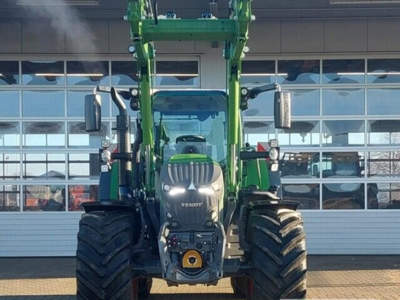 Traktor of the type Fendt 618 VARIO GEN-1, Neumaschine in Apenburg-Winterfeld (Picture 1)