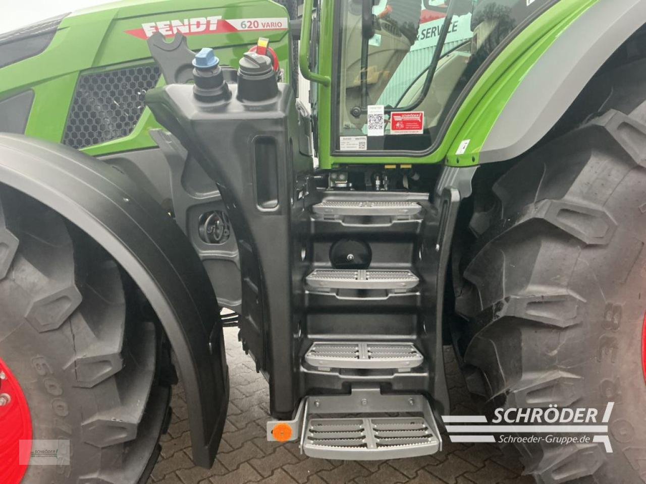 Traktor of the type Fendt 620 VARIO POWER PLUS, Neumaschine in Lastrup (Picture 10)