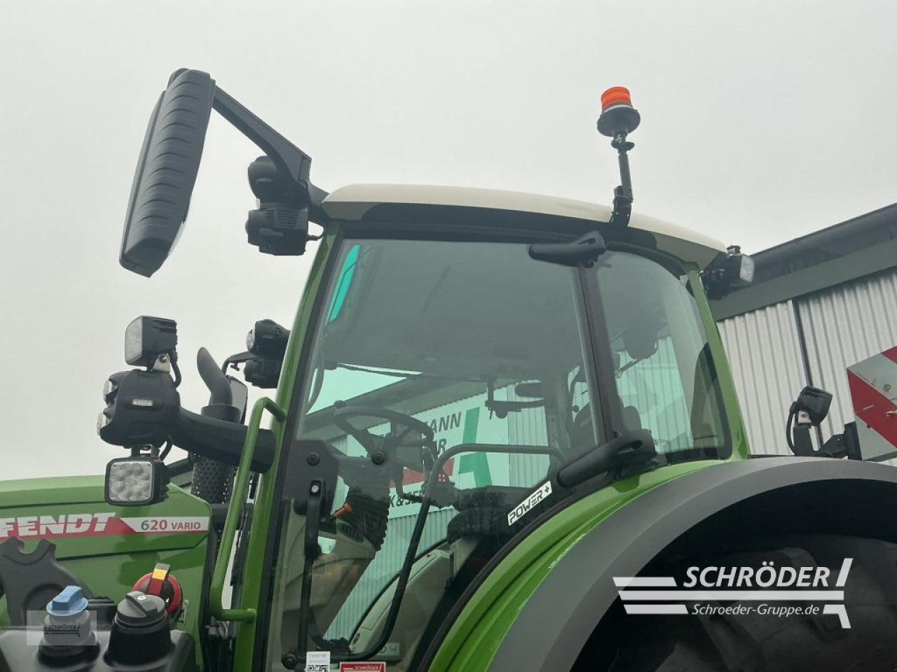 Traktor of the type Fendt 620 VARIO POWER PLUS, Neumaschine in Lastrup (Picture 11)