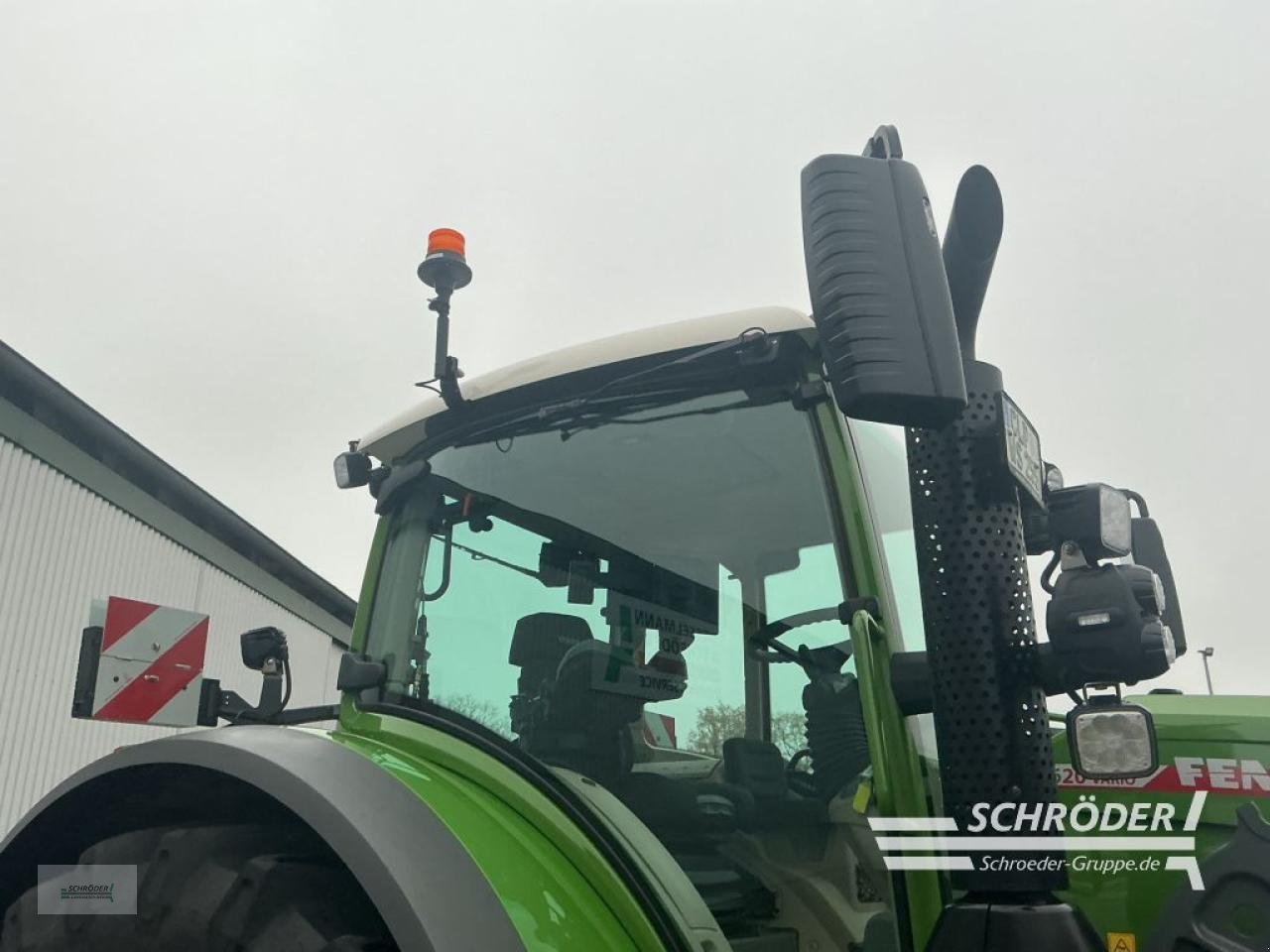 Traktor of the type Fendt 620 VARIO POWER PLUS, Neumaschine in Lastrup (Picture 15)