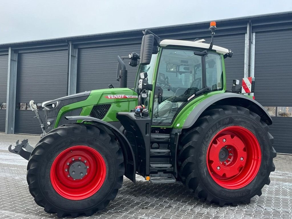 Traktor of the type Fendt 620 Vario Profi Plus S2, Gebrauchtmaschine in Hapert (Picture 3)