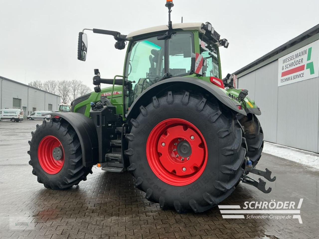 Traktor of the type Fendt 620 VARIO PROFI PLUS, Neumaschine in Lastrup (Picture 11)