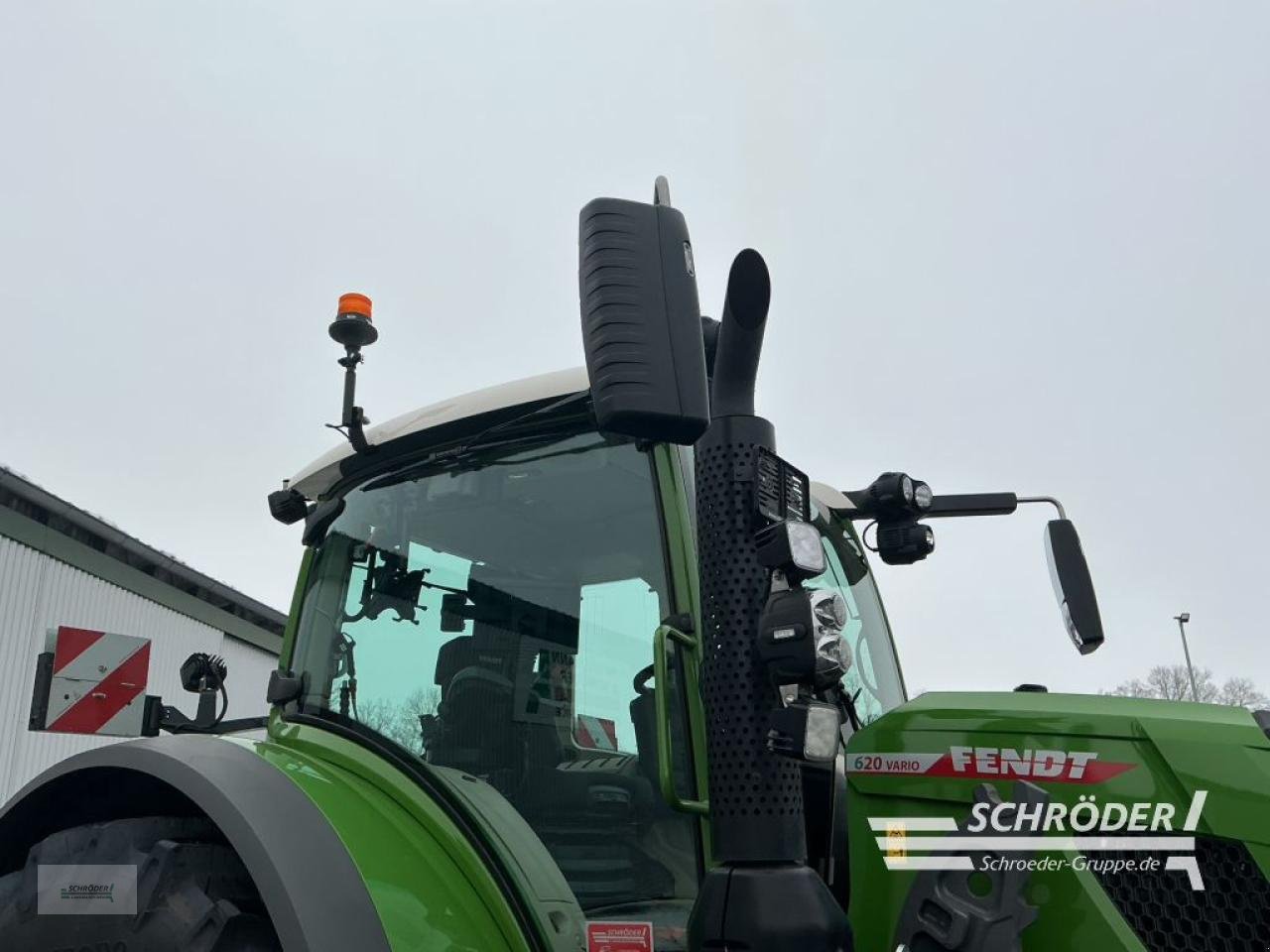 Traktor of the type Fendt 620 VARIO PROFI PLUS, Neumaschine in Lastrup (Picture 16)