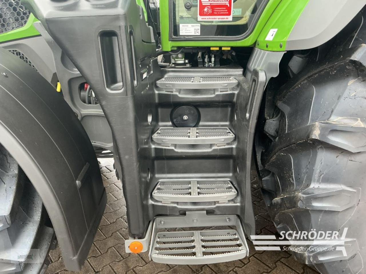 Traktor of the type Fendt 620 VARIO PROFI PLUS, Neumaschine in Lastrup (Picture 20)