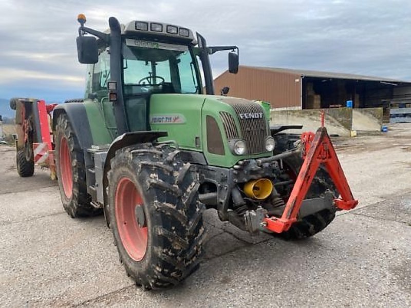 Traktor des Typs Fendt 711 VARIO TMS, Gebrauchtmaschine in Sainte-Croix-en-Plaine