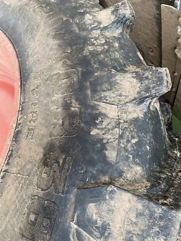 Traktor des Typs Fendt 711 VARIO TMS, Gebrauchtmaschine in Sainte-Croix-en-Plaine (Bild 8)