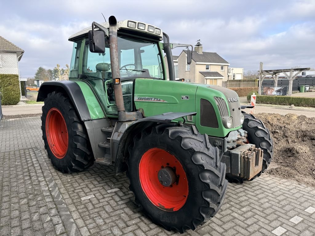 Traktor типа Fendt 712 Vario COM I, Gebrauchtmaschine в Boekel (Фотография 5)