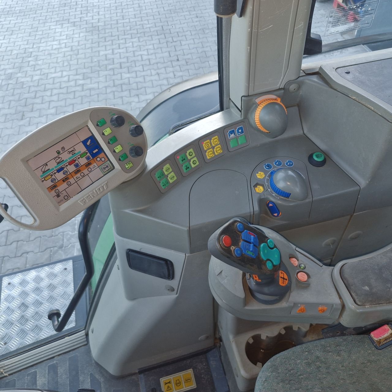 Traktor del tipo Fendt 714 com 3, Gebrauchtmaschine In Daarle (Immagine 6)