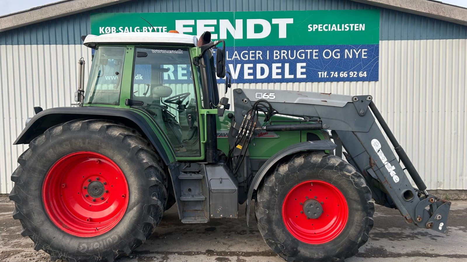 Traktor of the type Fendt 714 Vario Med Frontlæsser Ålø Q65, Gebrauchtmaschine in Rødekro (Picture 3)