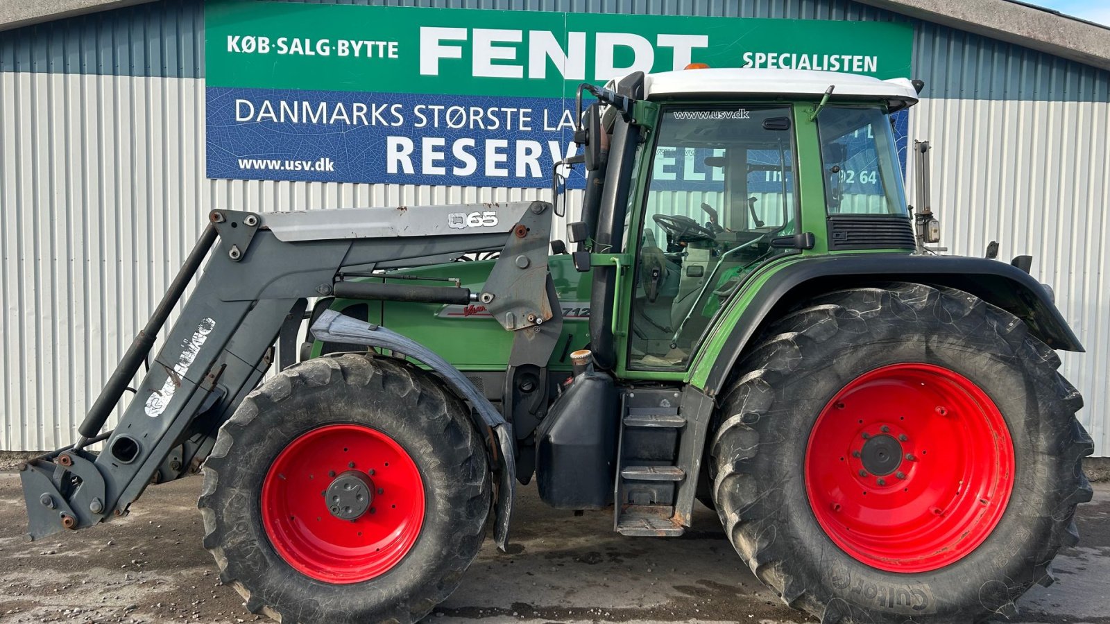 Traktor of the type Fendt 714 Vario Med Frontlæsser Ålø Q65, Gebrauchtmaschine in Rødekro (Picture 1)