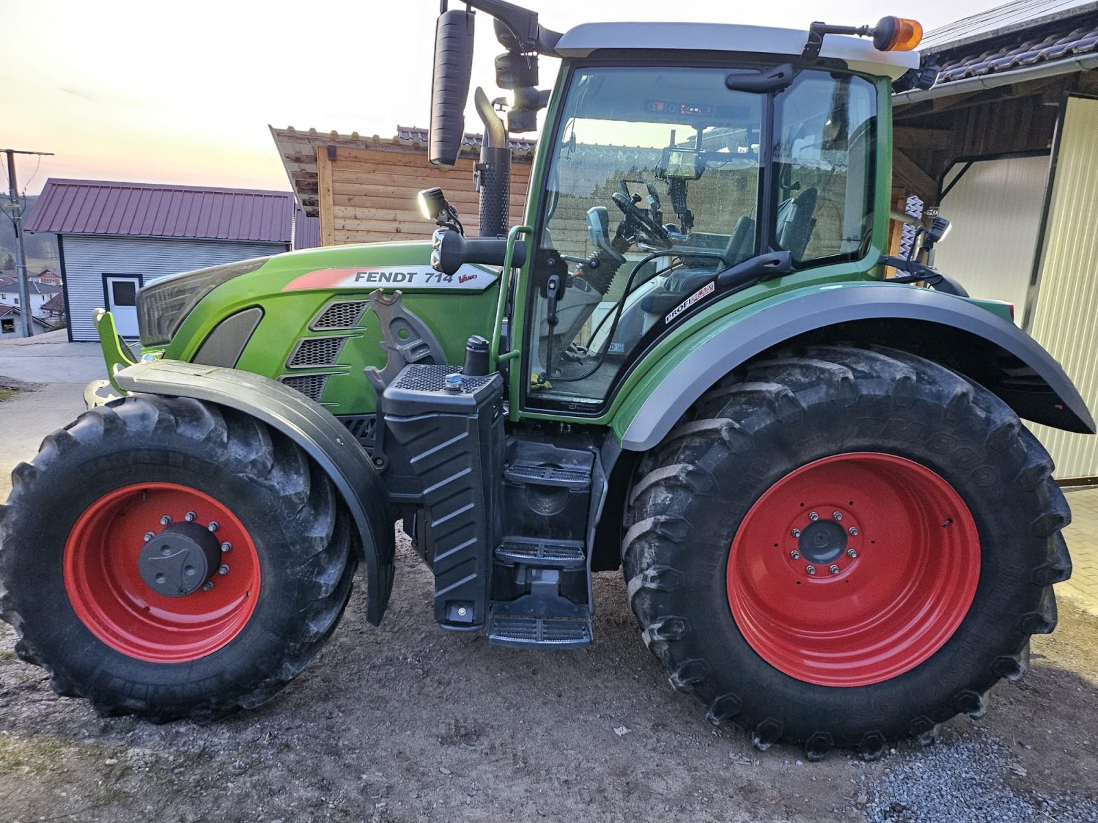 Traktor des Typs Fendt 714 Vario Profi Plus, Gebrauchtmaschine in Bernried (Bild 1)