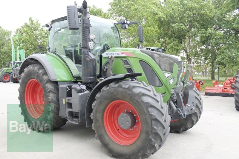 Traktor des Typs Fendt 714 VARIO S4 PROFI PLUS, Gebrauchtmaschine in Straubing (Bild 4)