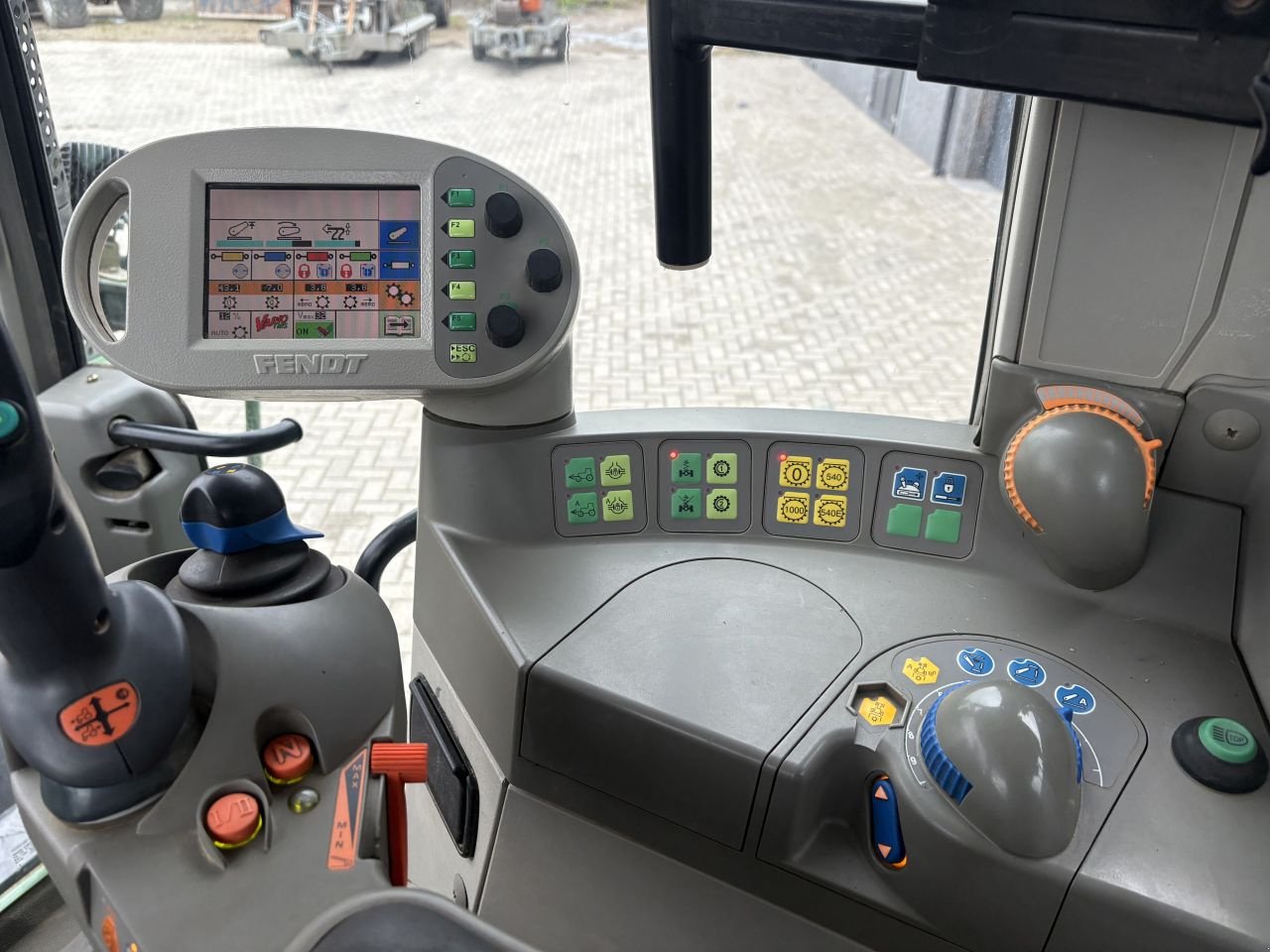 Traktor van het type Fendt 716 com 3, Gebrauchtmaschine in Wapenveld (Foto 8)