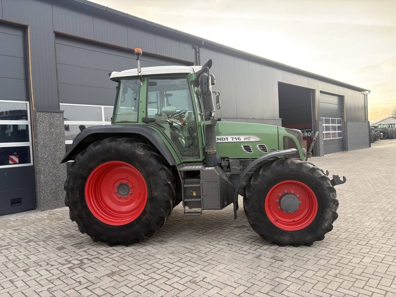 Traktor van het type Fendt 716 com 3, Gebrauchtmaschine in Wapenveld (Foto 5)
