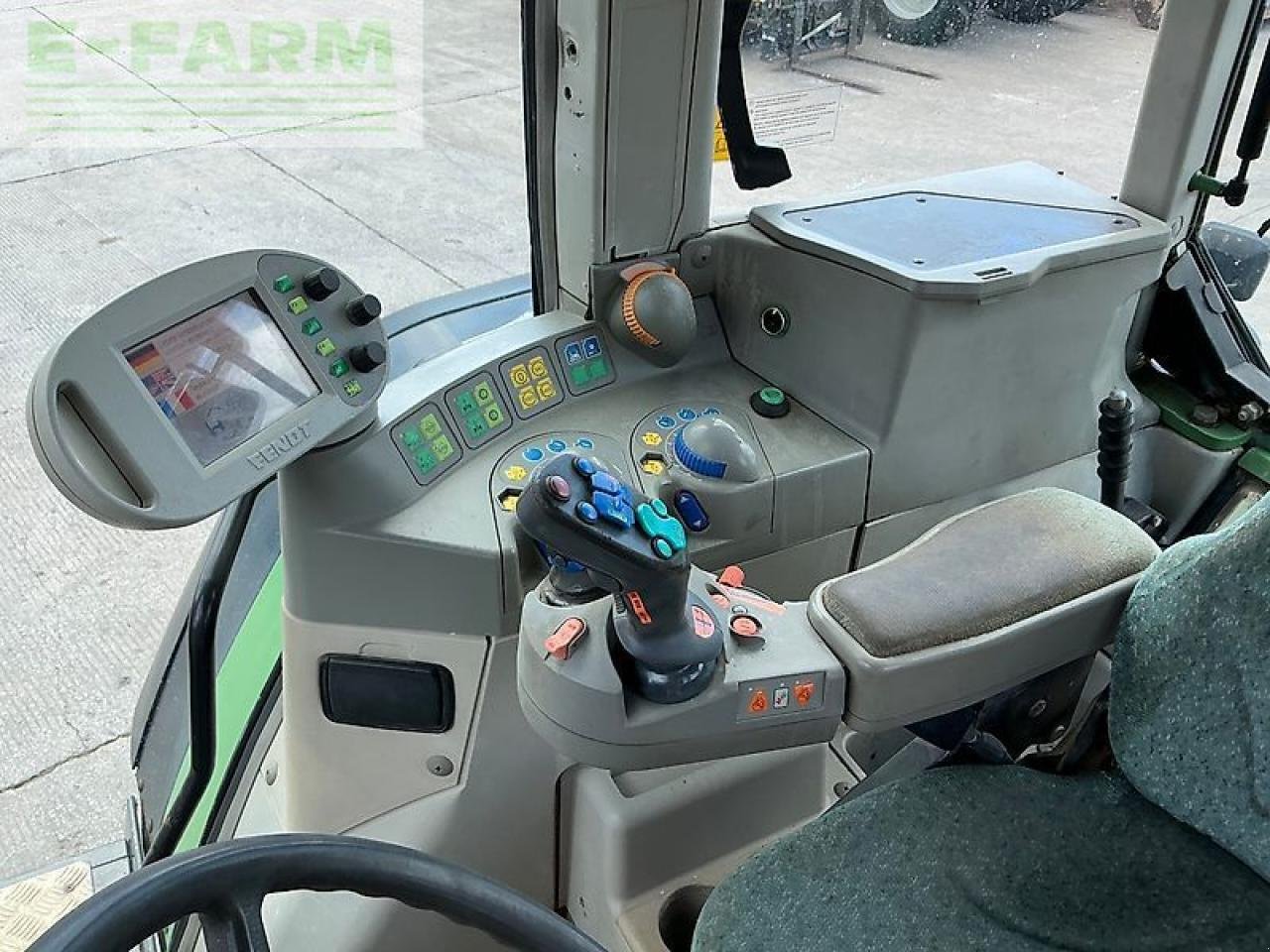 Traktor of the type Fendt 716 tractor (st25458), Gebrauchtmaschine in SHAFTESBURY (Picture 19)