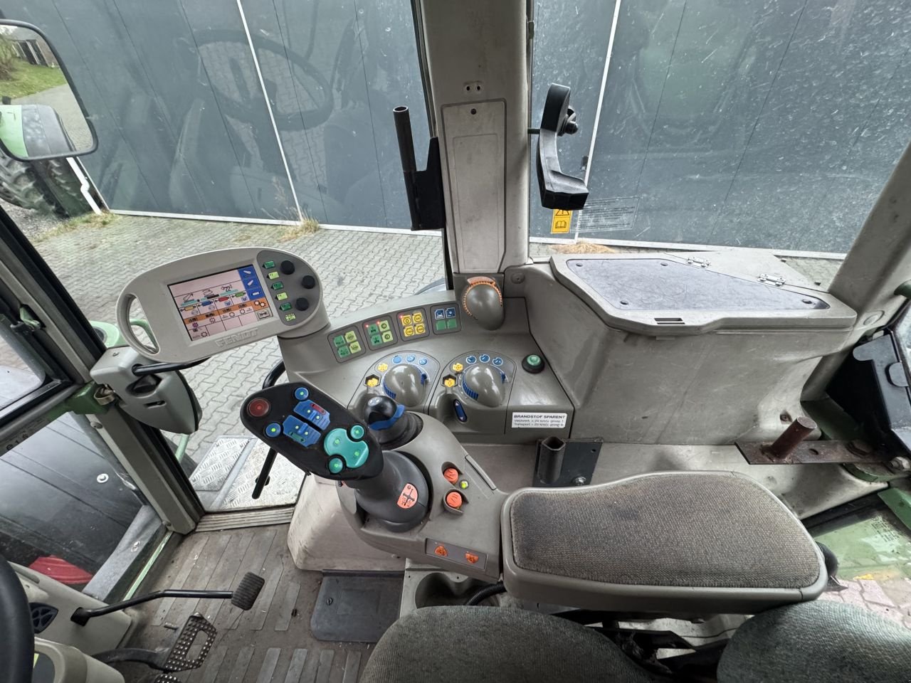 Traktor des Typs Fendt 716 Vario Com.2, Gebrauchtmaschine in Nieuw Heeten (Bild 8)