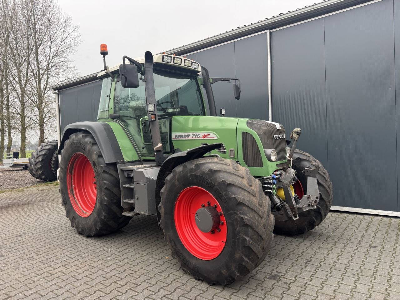 Traktor des Typs Fendt 716 Vario Com.2, Gebrauchtmaschine in Nieuw Heeten (Bild 2)