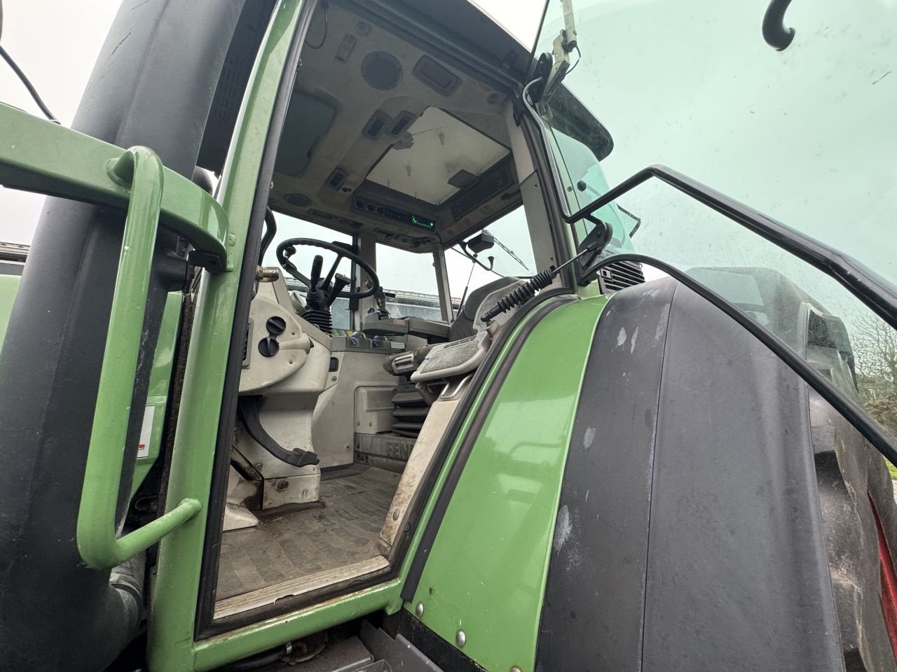 Traktor des Typs Fendt 716 Vario Com.2, Gebrauchtmaschine in Nieuw Heeten (Bild 3)