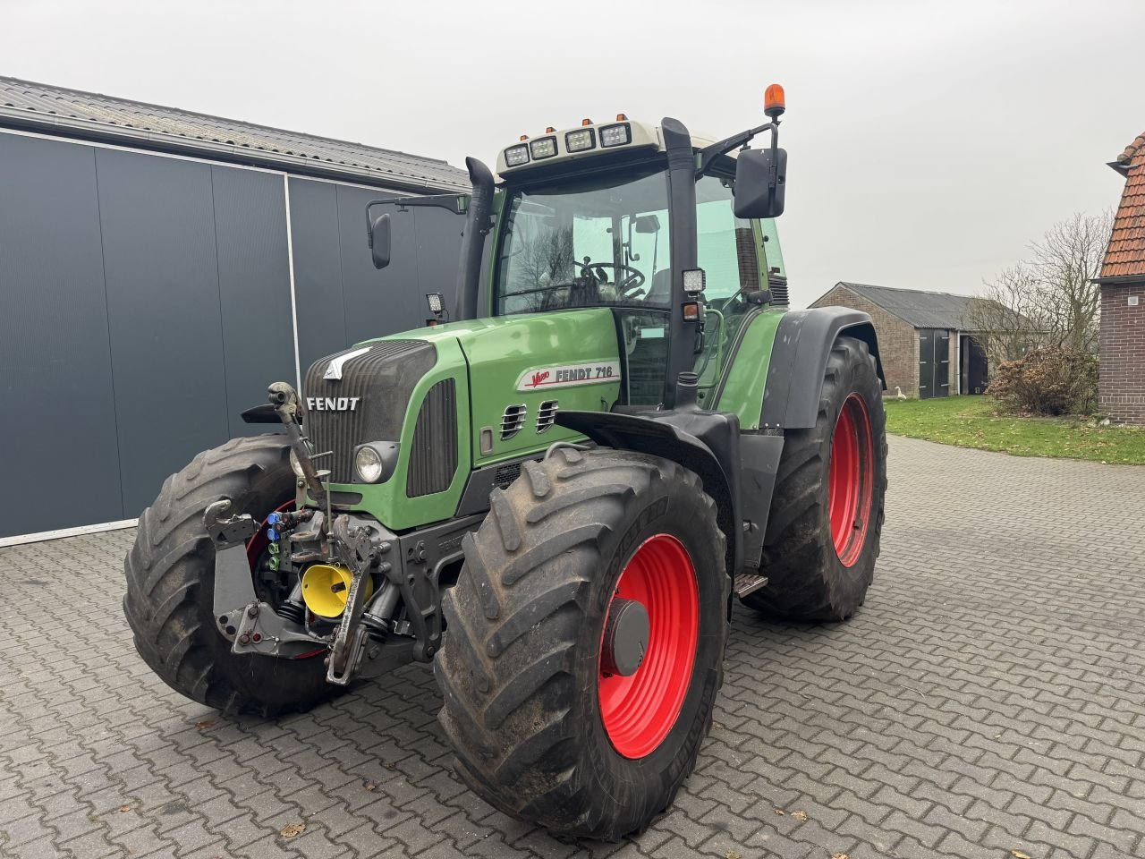 Traktor des Typs Fendt 716 Vario Com.2, Gebrauchtmaschine in Nieuw Heeten (Bild 1)