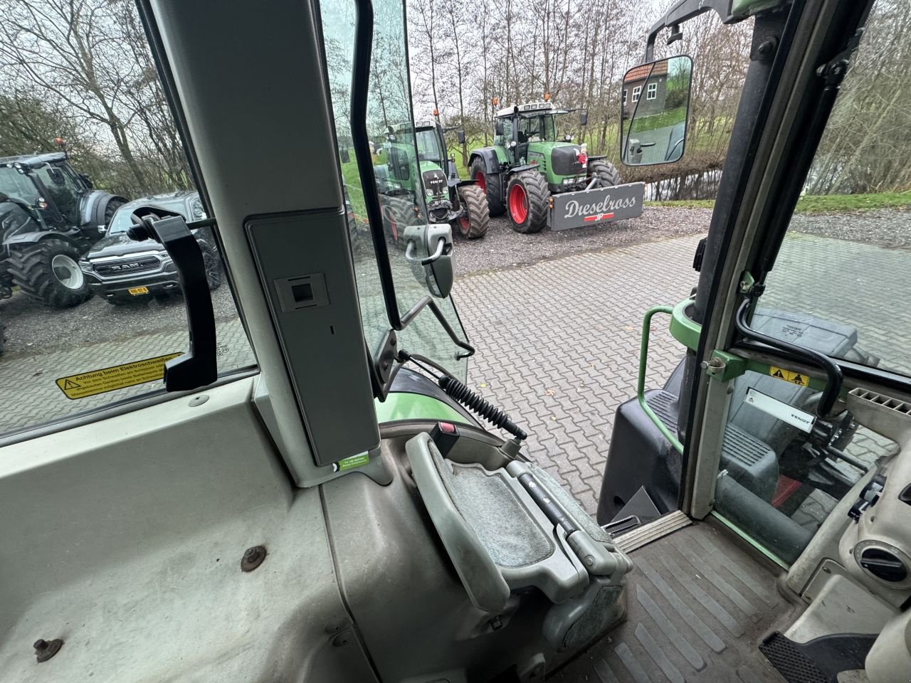 Traktor des Typs Fendt 716 Vario Com.2, Gebrauchtmaschine in Nieuw Heeten (Bild 7)