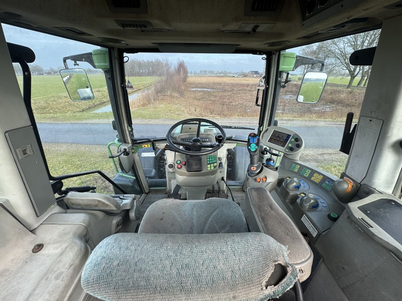Traktor of the type Fendt 716 Vario Com.2, Gebrauchtmaschine in Nieuw Heeten (Picture 7)