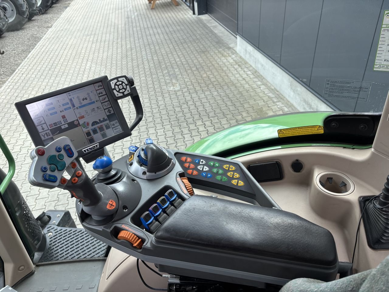 Traktor typu Fendt 716 Vario Profiplus, Gebrauchtmaschine w Daarle (Zdjęcie 11)