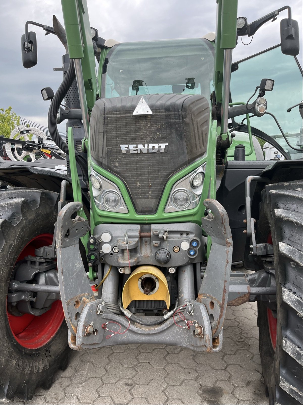Traktor des Typs Fendt 716 Vario S4, Gebrauchtmaschine in Elmenhorst-Lanken (Bild 4)