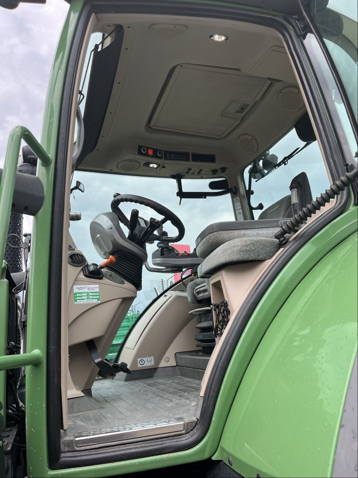 Traktor des Typs Fendt 716 Vario S4, Gebrauchtmaschine in Elmenhorst-Lanken (Bild 6)