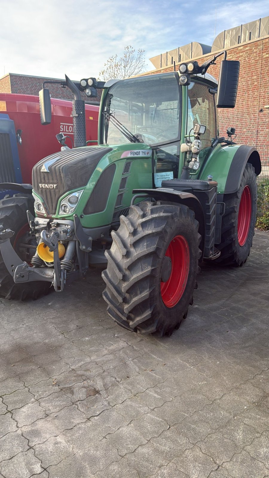 Traktor des Typs Fendt 716 Vario SCR, Gebrauchtmaschine in Husum (Bild 1)