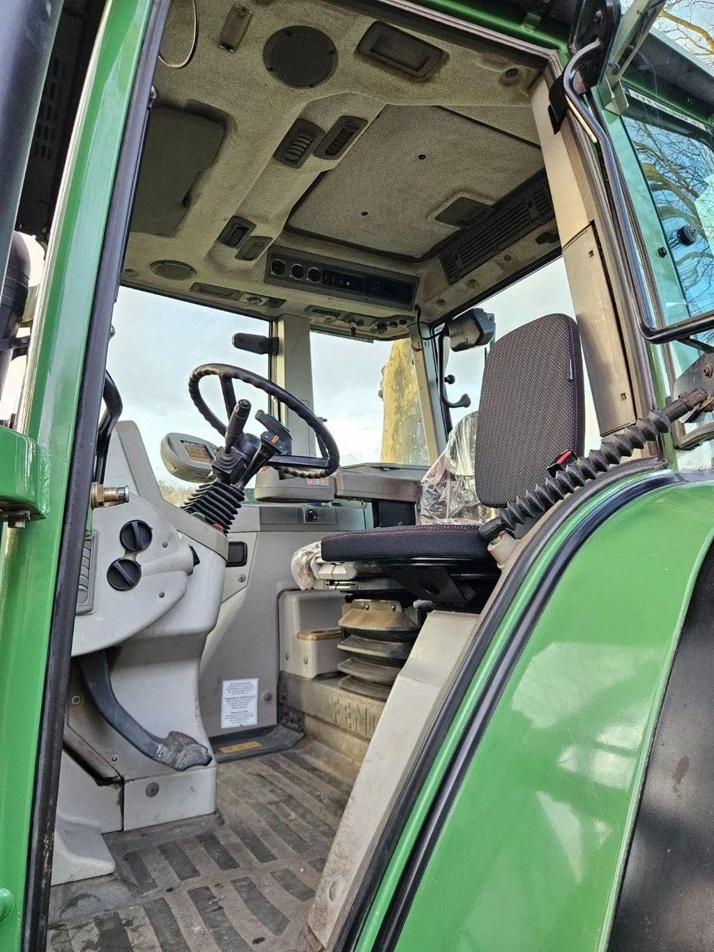 Traktor tipa Fendt 716 Vario TMS Com2 mit Frontlader ( SOLD/VERKOCHT ), Gebrauchtmaschine u Bergen op Zoom (Slika 9)