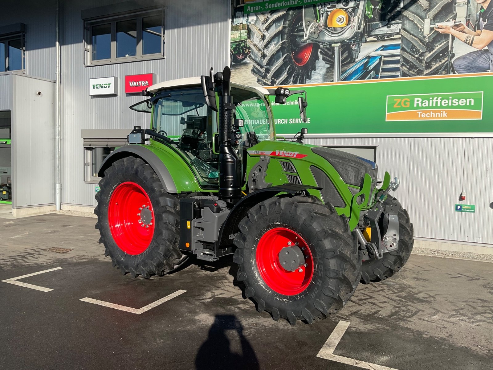 Traktor типа Fendt 718 Gen6 Power Plus Setting 2, Neumaschine в Mühlhausen-Ehingen (Фотография 3)