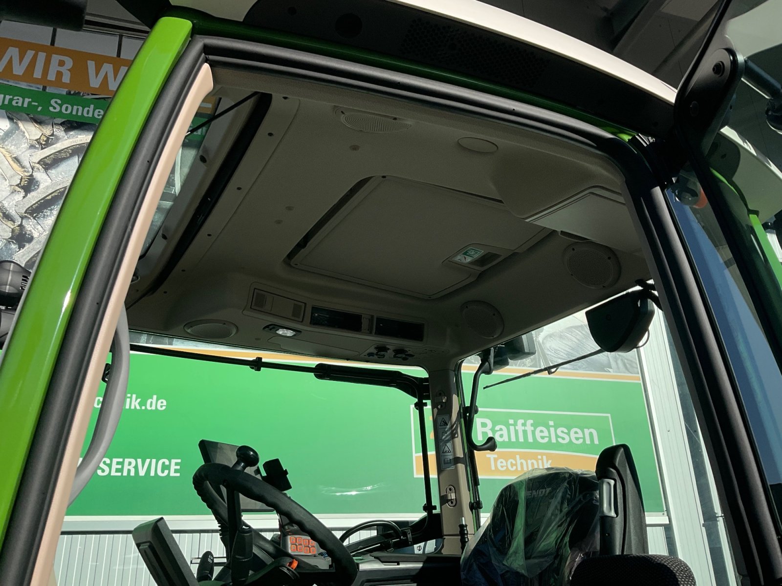 Traktor типа Fendt 718 Gen6 Power Plus Setting 2, Neumaschine в Mühlhausen-Ehingen (Фотография 6)