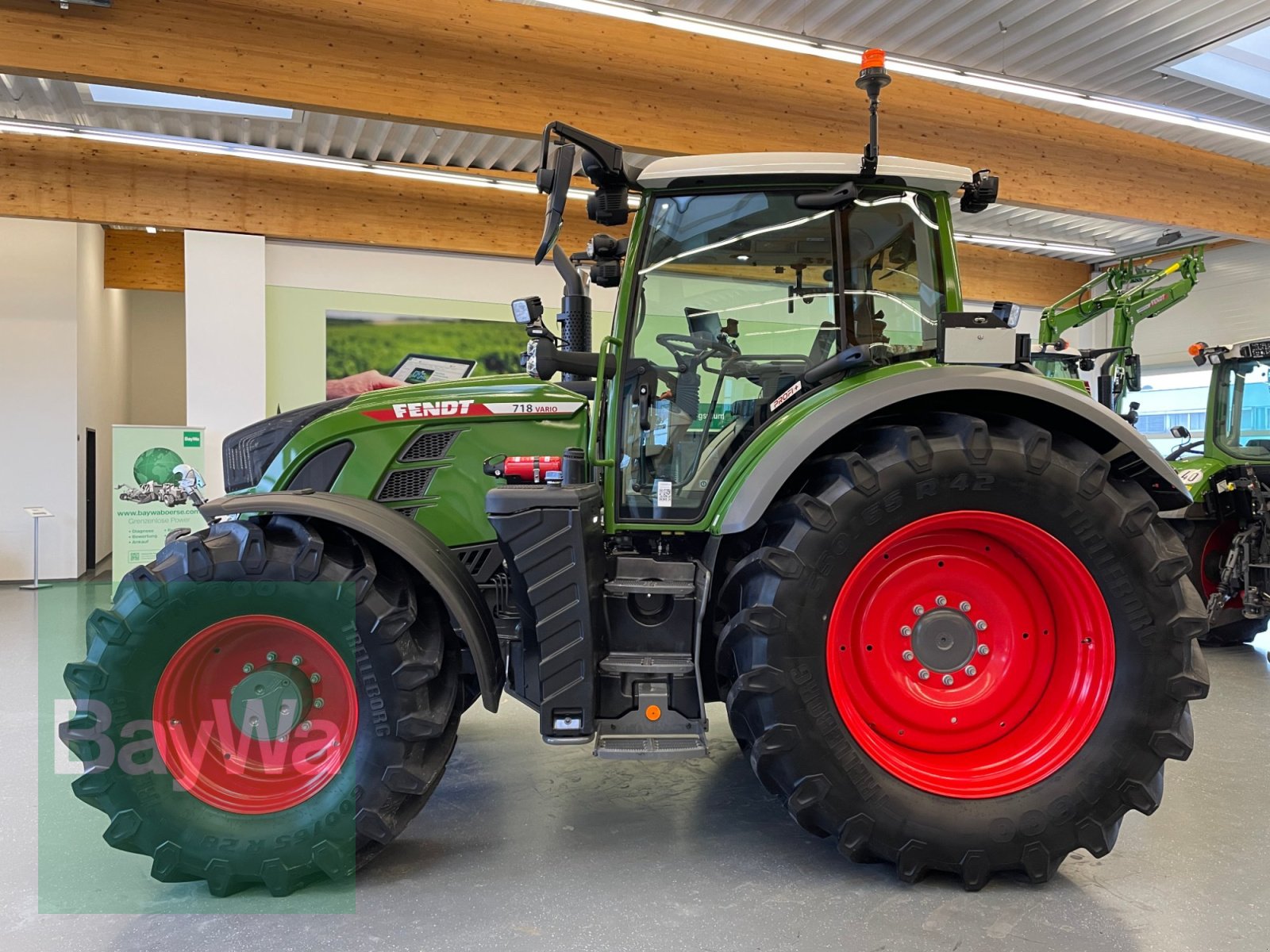 Traktor of the type Fendt 718 GEN6 PROFI PLUS, GW 08/27, Gebrauchtmaschine in Bamberg (Picture 2)