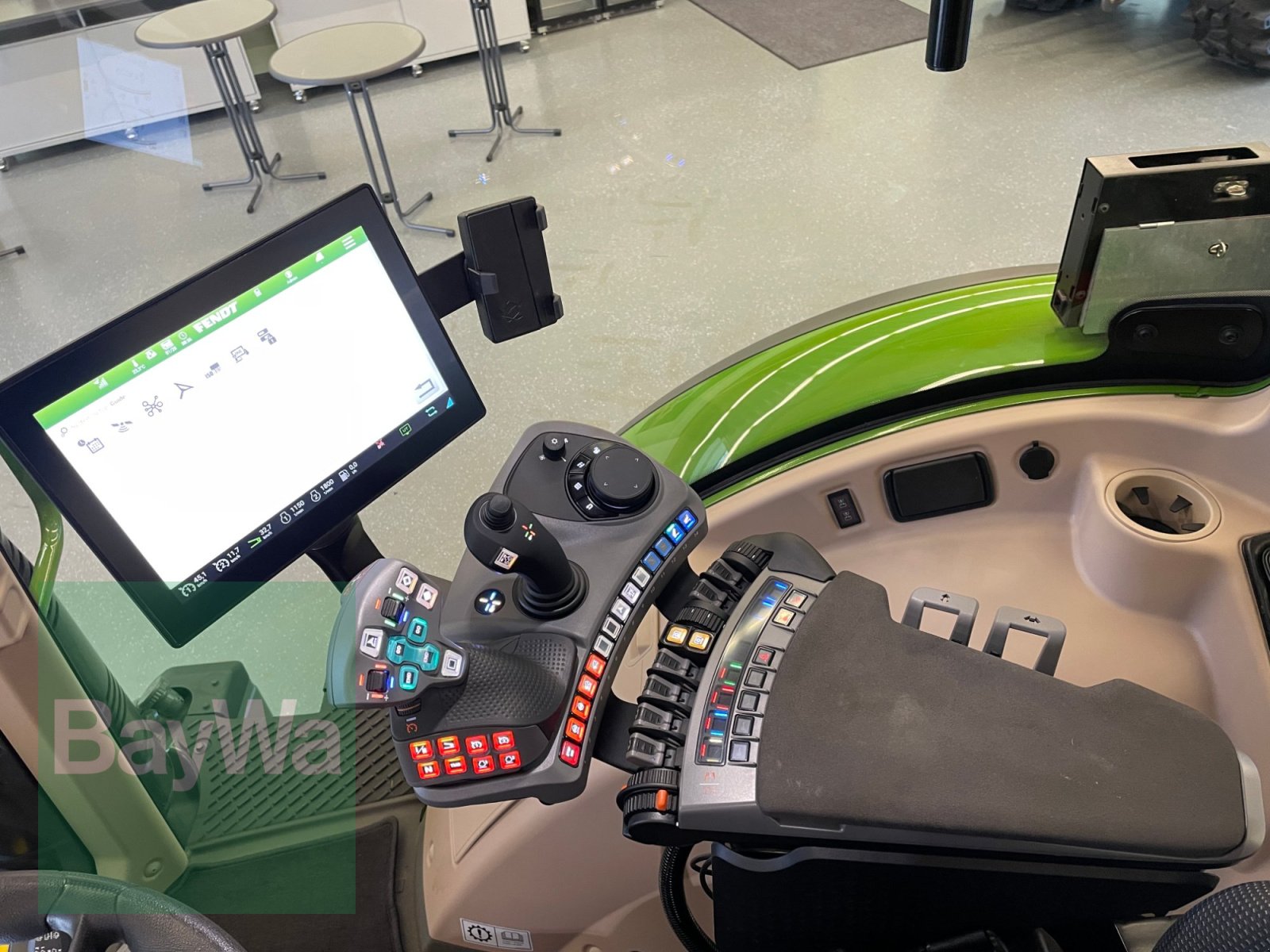 Traktor of the type Fendt 718 GEN6 PROFI PLUS, GW 08/27, Gebrauchtmaschine in Bamberg (Picture 14)